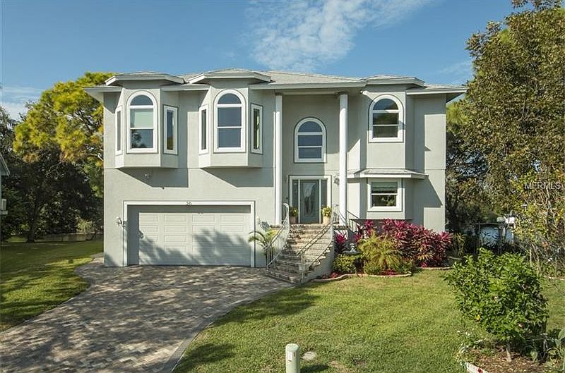 1st image of 20 Baywood Dr
