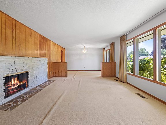 5th image of 408 Sierra St