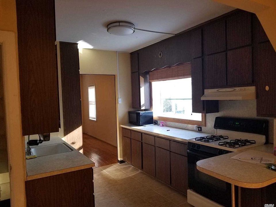 1st image of 216 Randall Ave