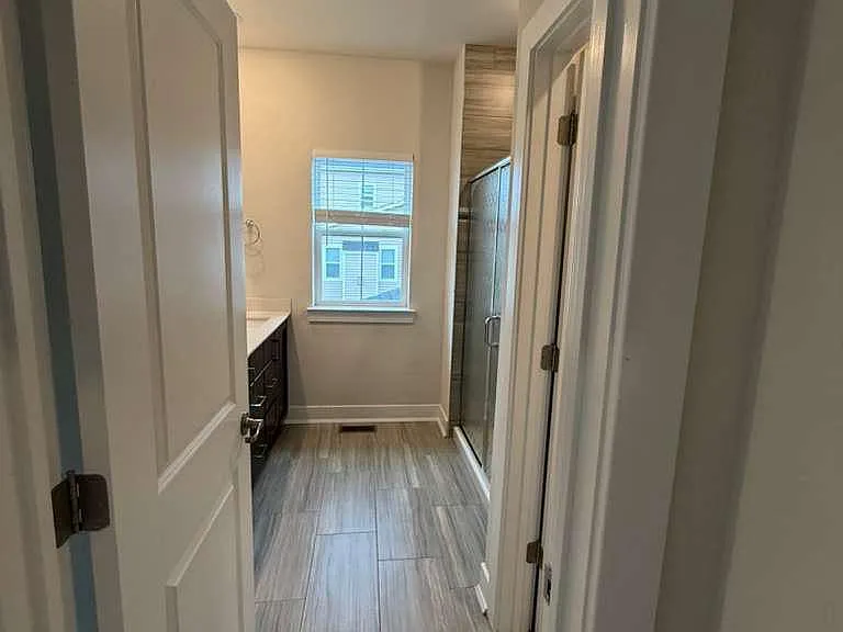 704 Peony Ln — Photo 7