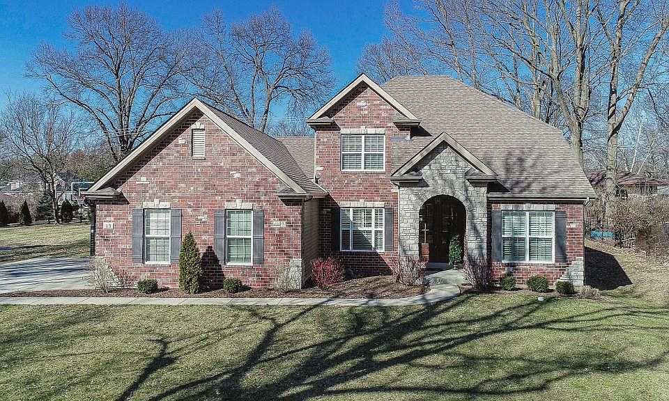 1st image of 13 Beaver Dr