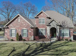 13 Beaver Dr, Saint Louis, MO 63141
