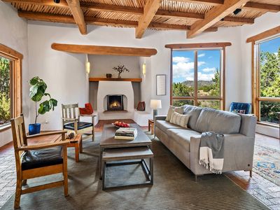 46 Laughing Horse Ln, Santa Fe, NM, 87508