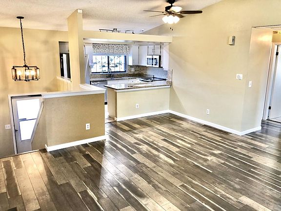 4th image of 11812 W Lake Ave