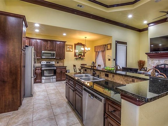 5th image of 106 Comanchee Dr