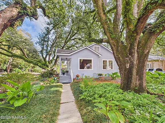 5th image of 418 Evangeline Dr