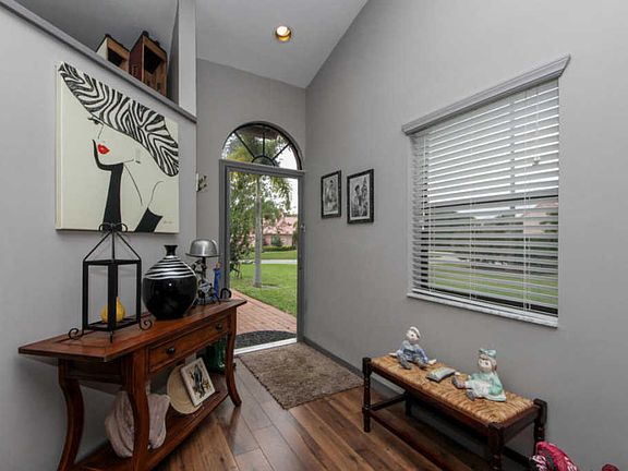 4th image of 7664 Lexington Club Blvd APT A
