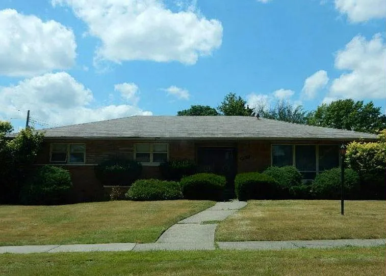 25115 Prairie Dr photo 1