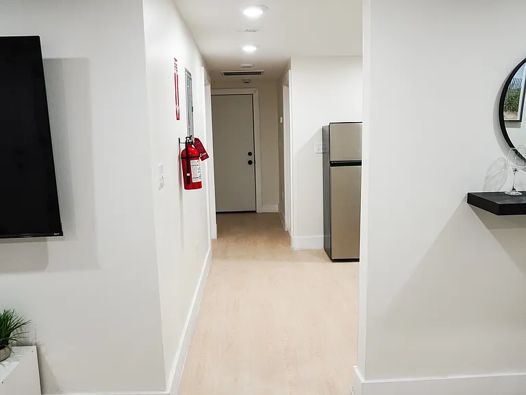 466 Avon Ave #3 — Photo 13