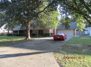 1003 The Woods Rd, Picayune, MS 39466