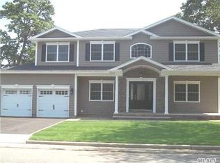 552 Central Ave, Massapequa, NY 11758