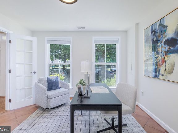 5th image of 815 G St SW