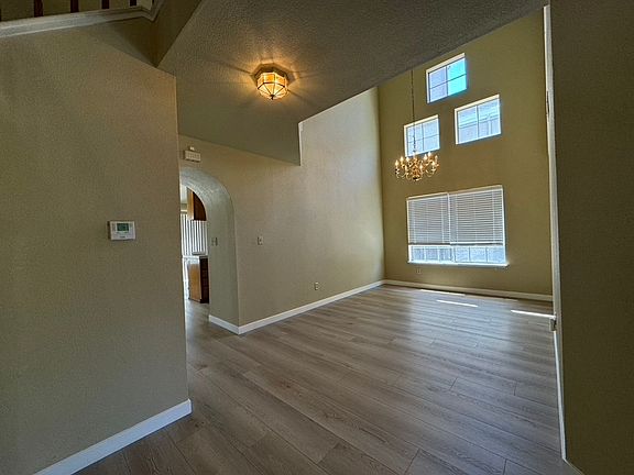 4th image of 1820 Bayberry Ln