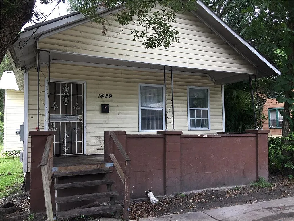 4 bed, 2.0 bath, 1361 sqft, $950 — Photo 1
