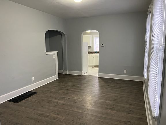 3rd image of 507 E Markison Ave