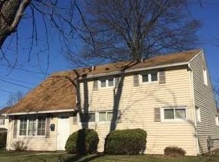 30 Park Ave, Iselin, NJ 08830