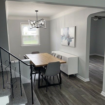 3rd image of 3107 Russell Ave