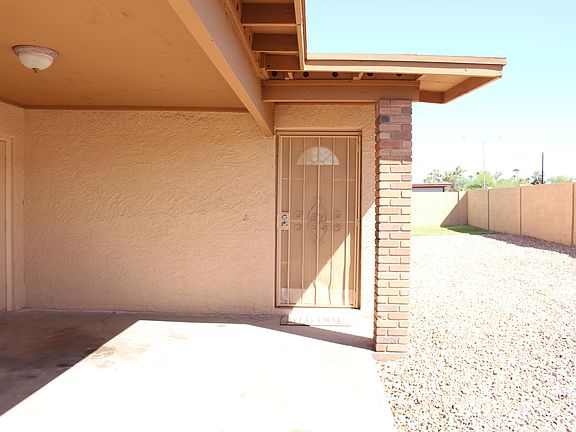 2nd image of 1964 E Jacinto Ave