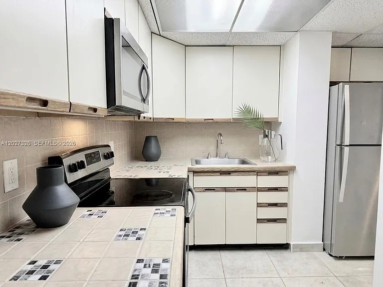 800 West Ave #924 — Photo 6