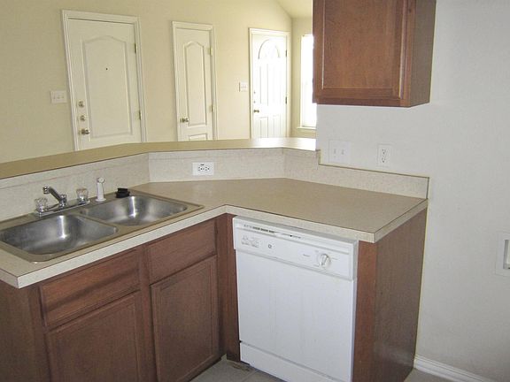 4th image of 432 Amber Ln
