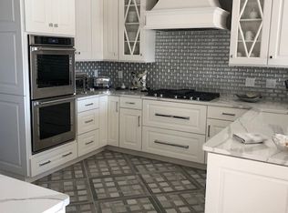 56 Southshore Ct, Sunrise Beach, MO 65079