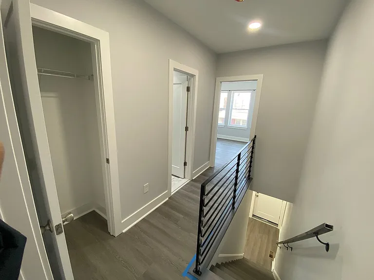 1111 S Peach St — Photo 7