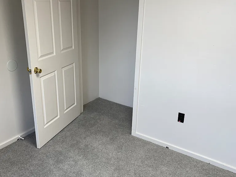 138 Clay Ave #4 — Photo 6