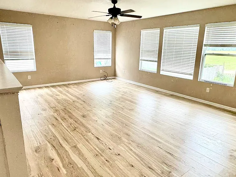 1319 Odell Farm Ln — Photo 4