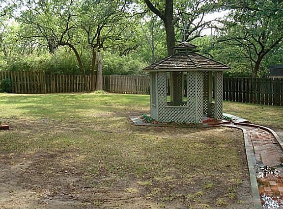 2nd image of 1301 E Sherman Dr