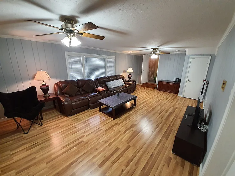 5320 Lingle Ln — Photo 5
