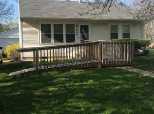 808 SE Pinecrest Dr, Topeka, KS 66605