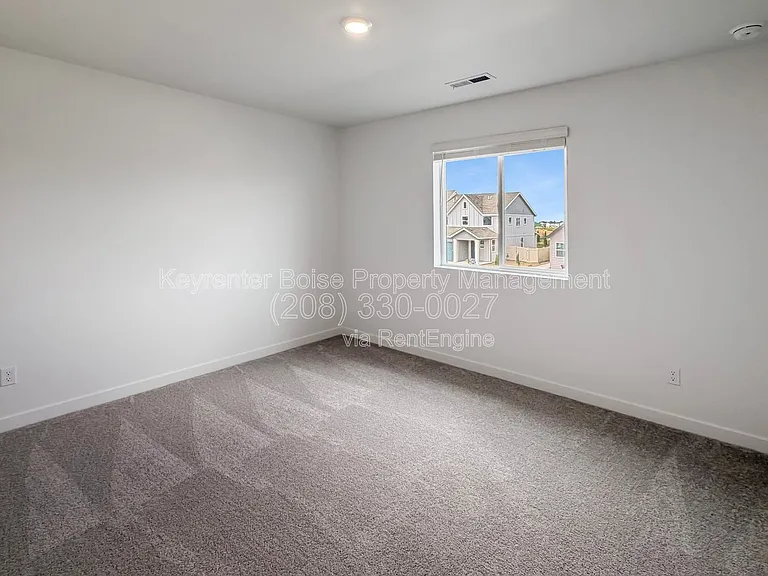 1760 N Big Star Ave — Photo 10