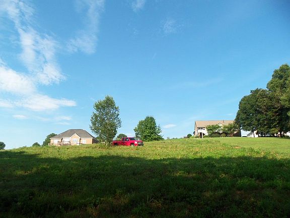 5th image of 153 Stoneridge Dr