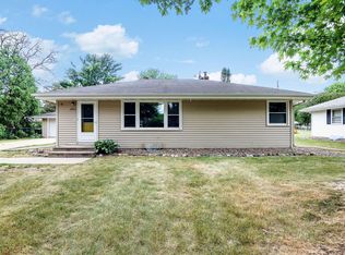 2815 Merrill St, Roseville, MN 55113