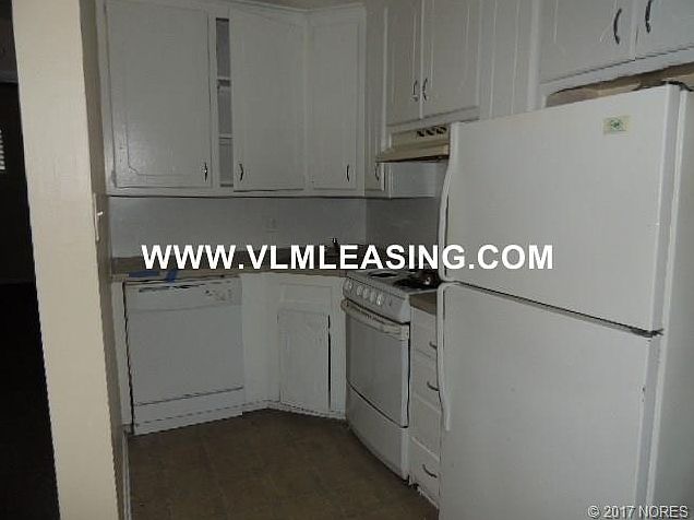 2nd image of 2540 E 7th St APT 4