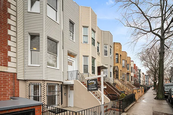 Rented by Block & Lot Real Estate | media 29