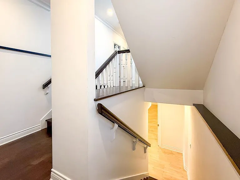 2307 Marine Dr — Photo 36