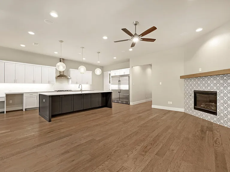 1806 Tucker St — Photo 6