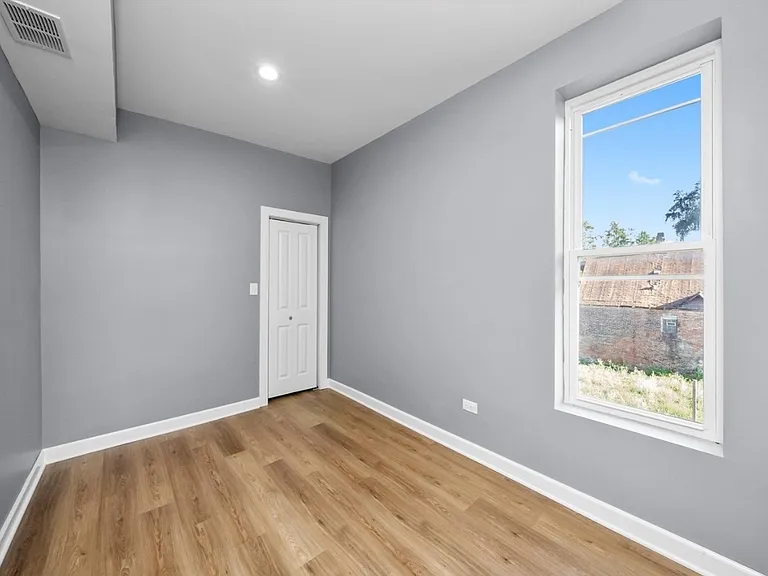 6403 S Justine St #2 — Photo 10