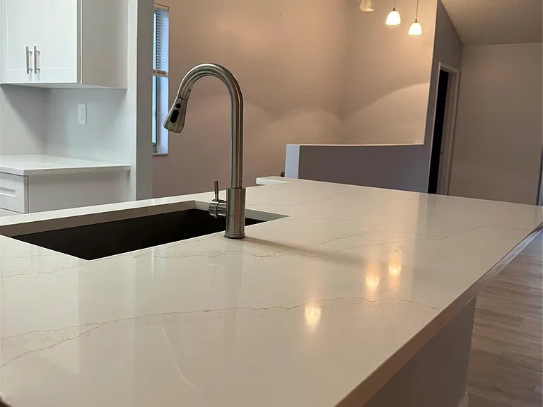 606 Gardens Dr — Photo 7