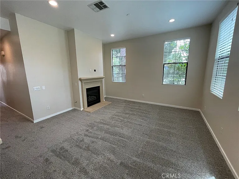 501 W Maple Ave — Photo 35