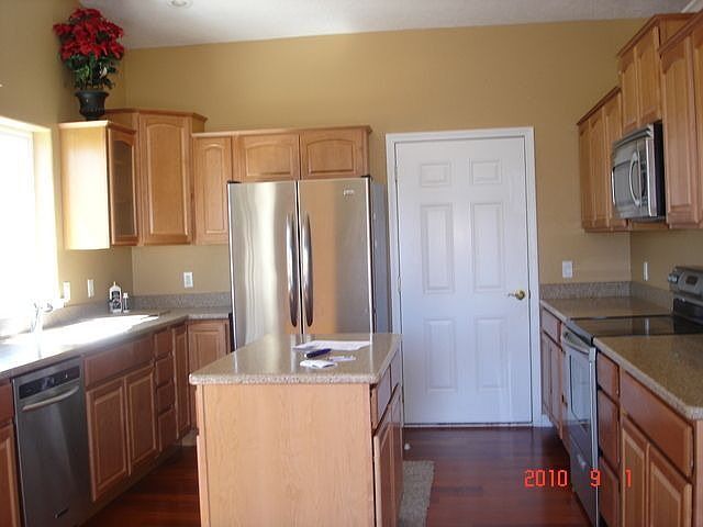 2nd image of 3212 Magnolia Dr