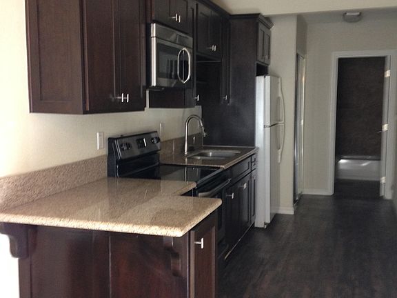 5th image of 600 Almond Ave APT 1B