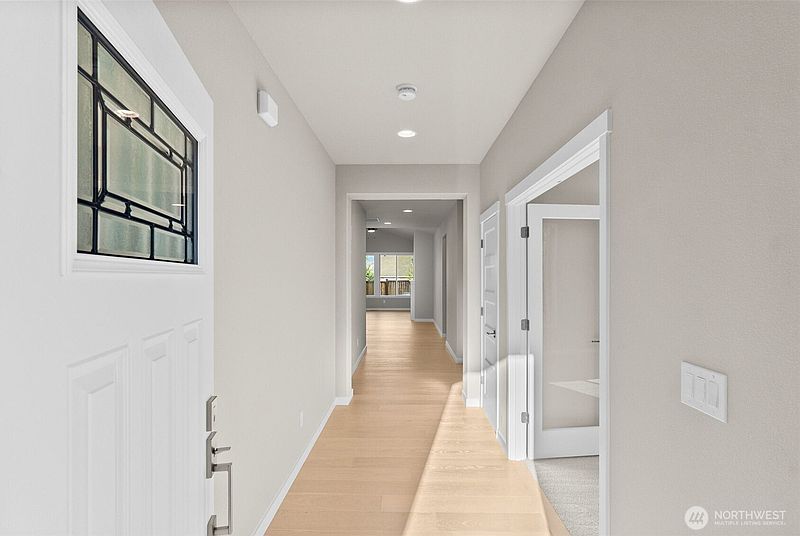 4th image of 9045 Wyatt Loop SE