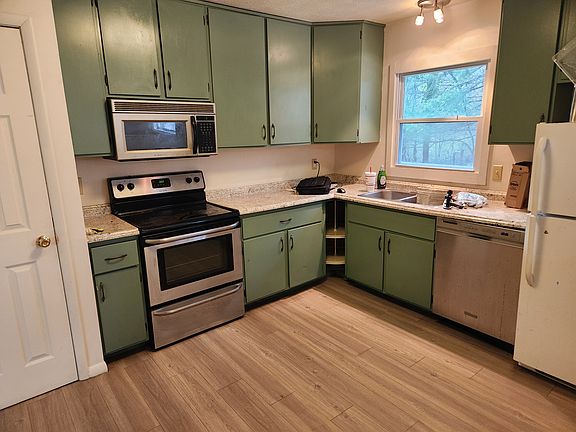 2nd image of 39 Wake Robin Way