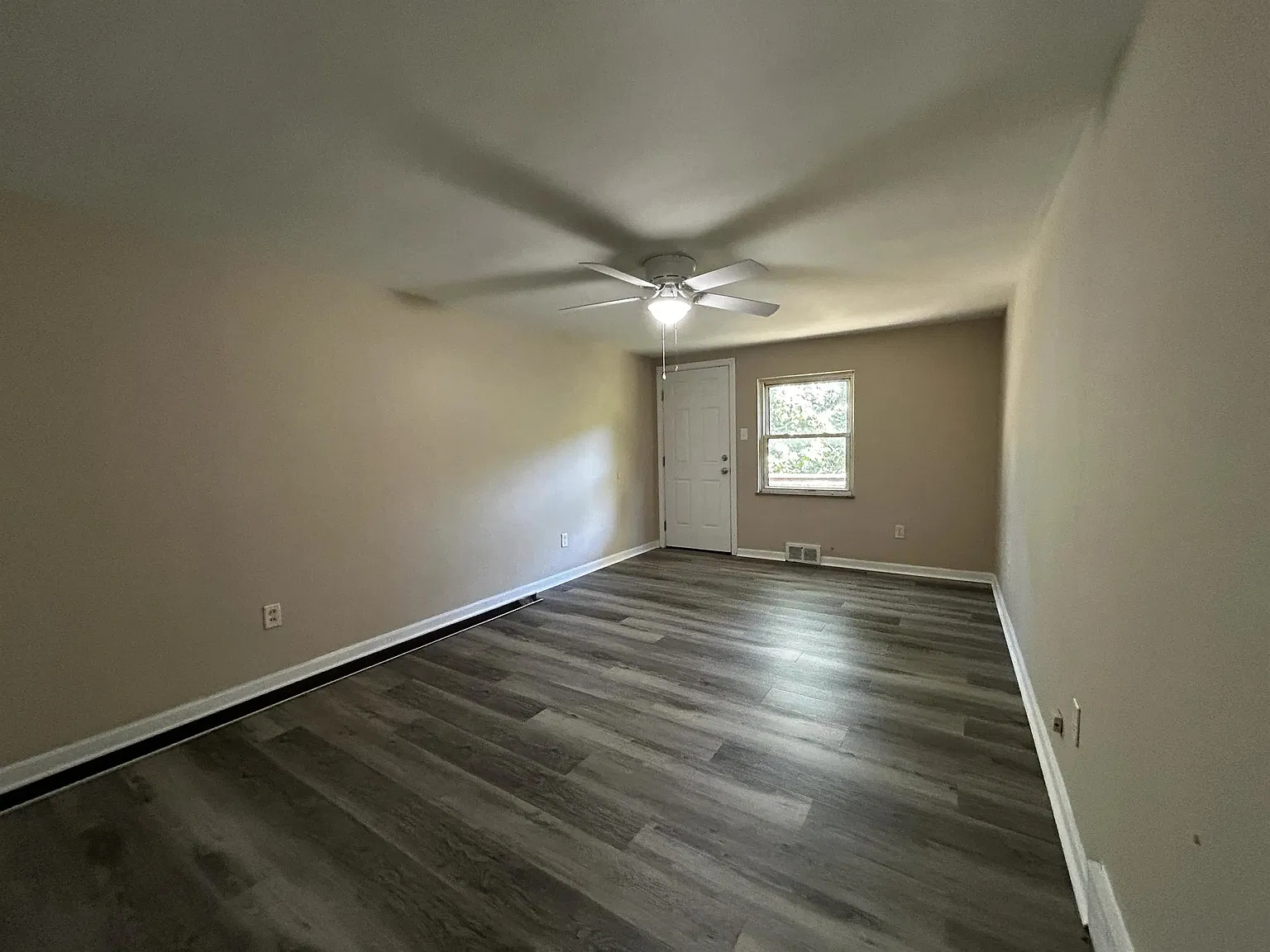 2629 Whitehaven Blvd — Photo 1