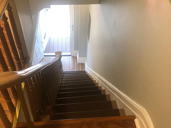 2nd and 3rd floor staircase