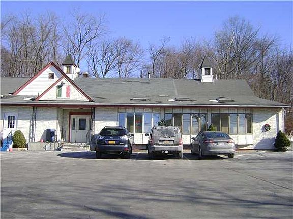 2nd image of 310 Robinson Ave