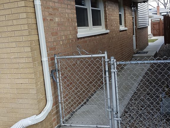 2nd image of 7931 Oak Park Ave