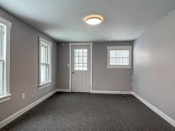 5th image of 617 W Baraga Ave #2